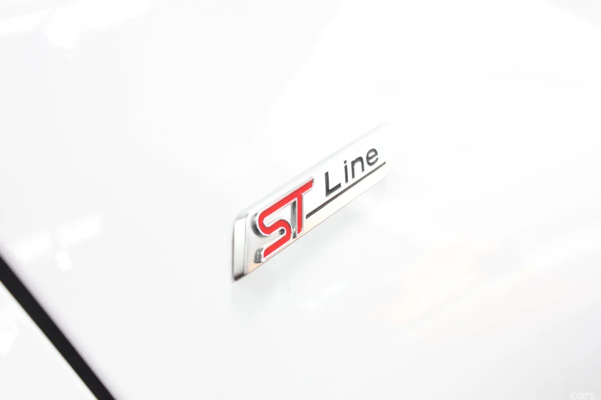 Ford Puma SUV, Petrol Hybrid, 2023, White
