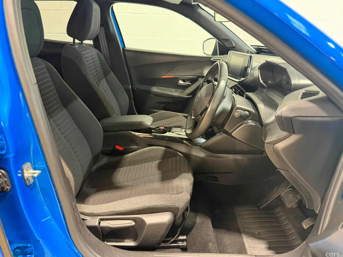 Peugeot 2008 SUV, Electric, 2023, Blue