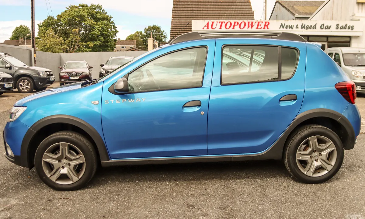 Dacia Sandero Stepway SUV, Petrol, 2019, Blue