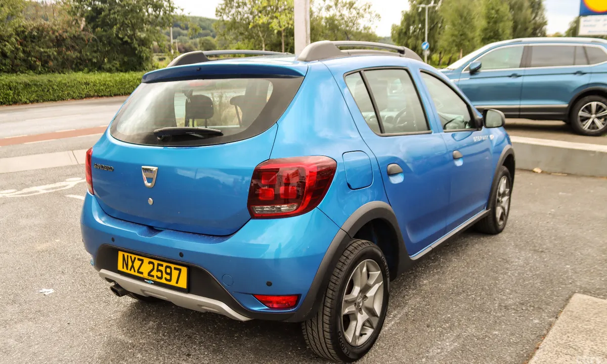 Dacia Sandero Stepway SUV, Petrol, 2019, Blue