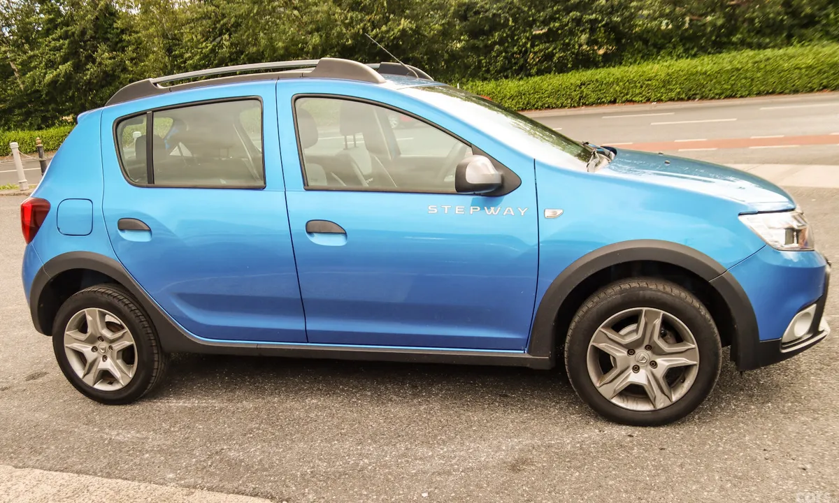 Dacia Sandero Stepway SUV, Petrol, 2019, Blue