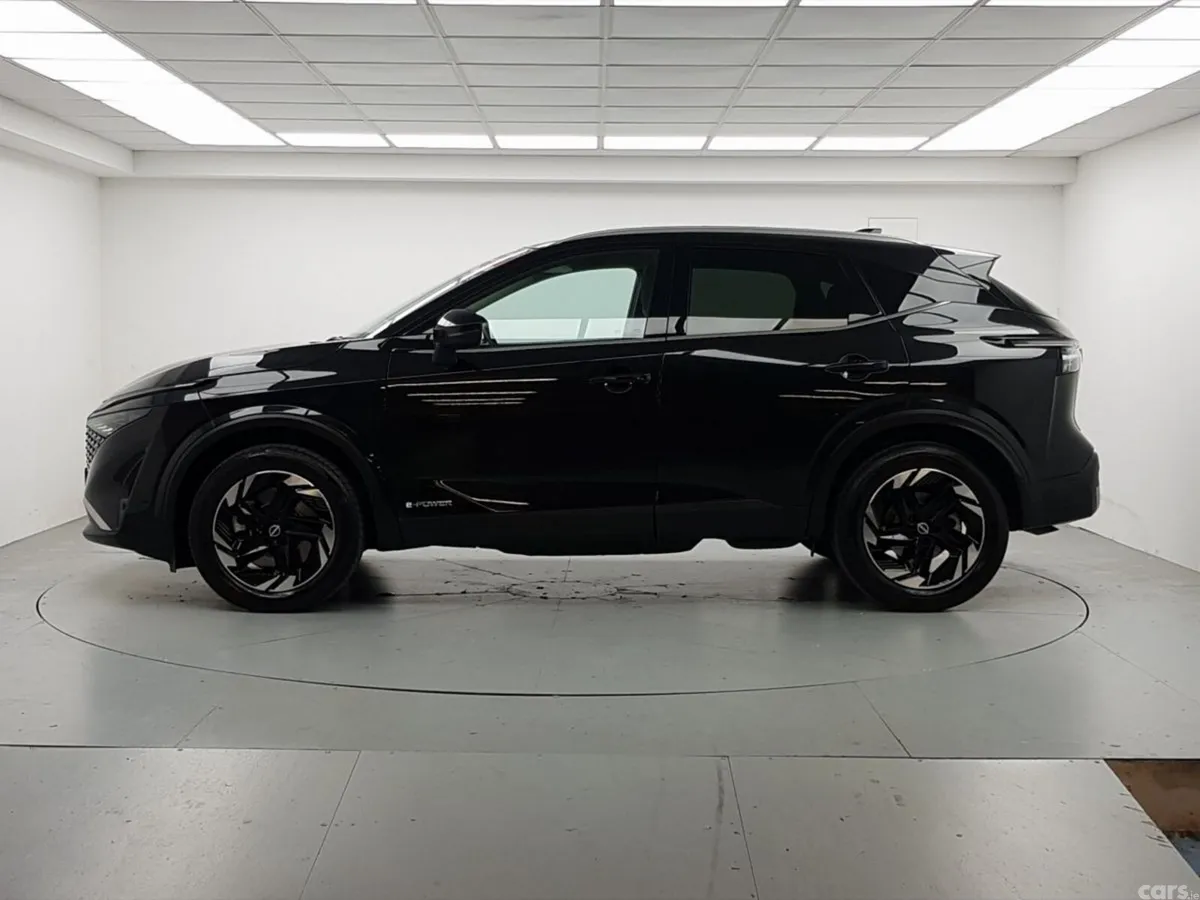 Nissan Qashqai MPV, Petrol Hybrid, 2025, Black