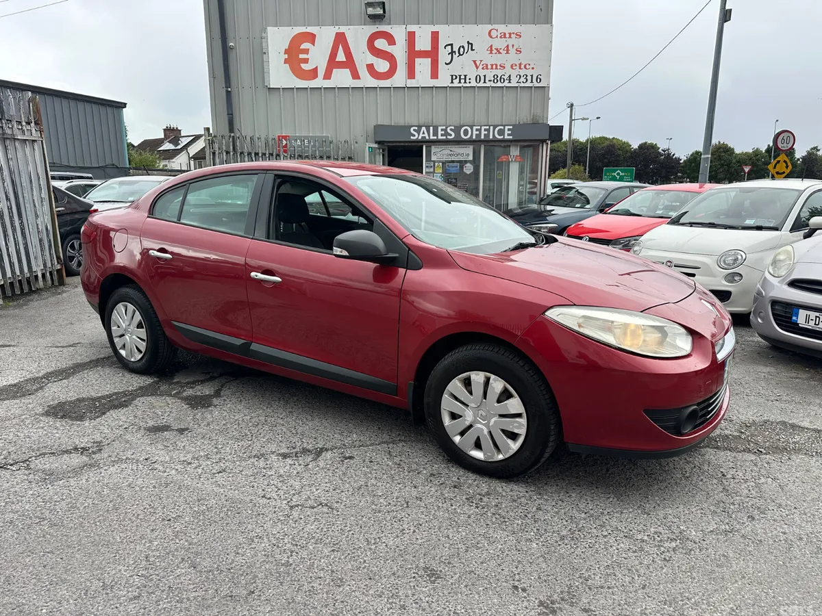 Renault Fluence Saloon, Diesel, 2012, Red