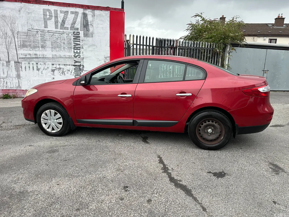 Renault Fluence Saloon, Diesel, 2012, Red