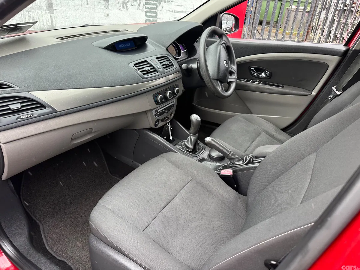 Renault Fluence Saloon, Diesel, 2012, Red