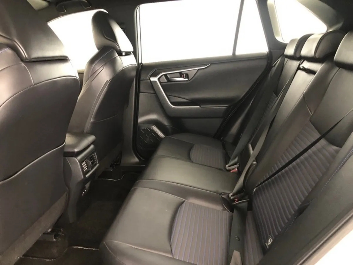 Toyota RAV4 SUV, Petrol Hybrid, 2024, White