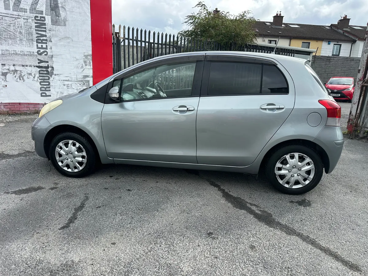 Toyota Vitz Hatchback, Petrol, 2007, Grey
