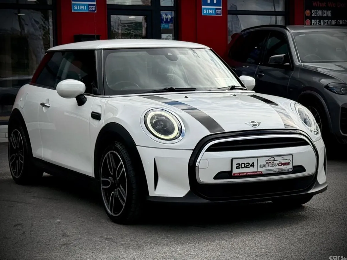 Mini Cooper Hatchback, Petrol, 2024, White