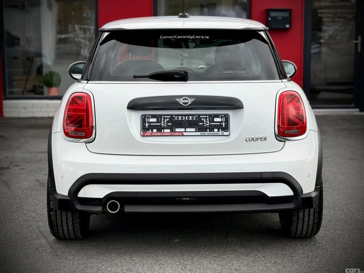 Mini Cooper Hatchback, Petrol, 2024, White