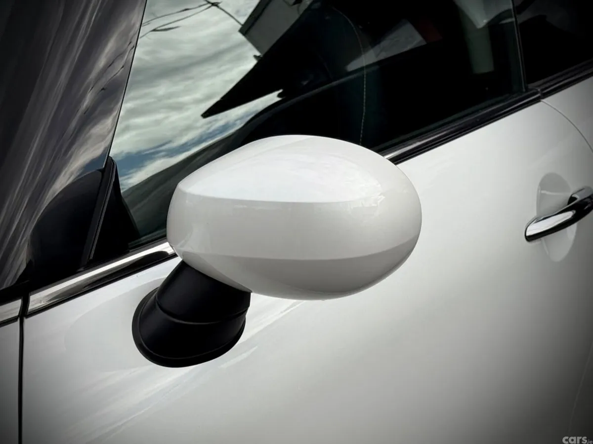 Mini Cooper Hatchback, Petrol, 2024, White