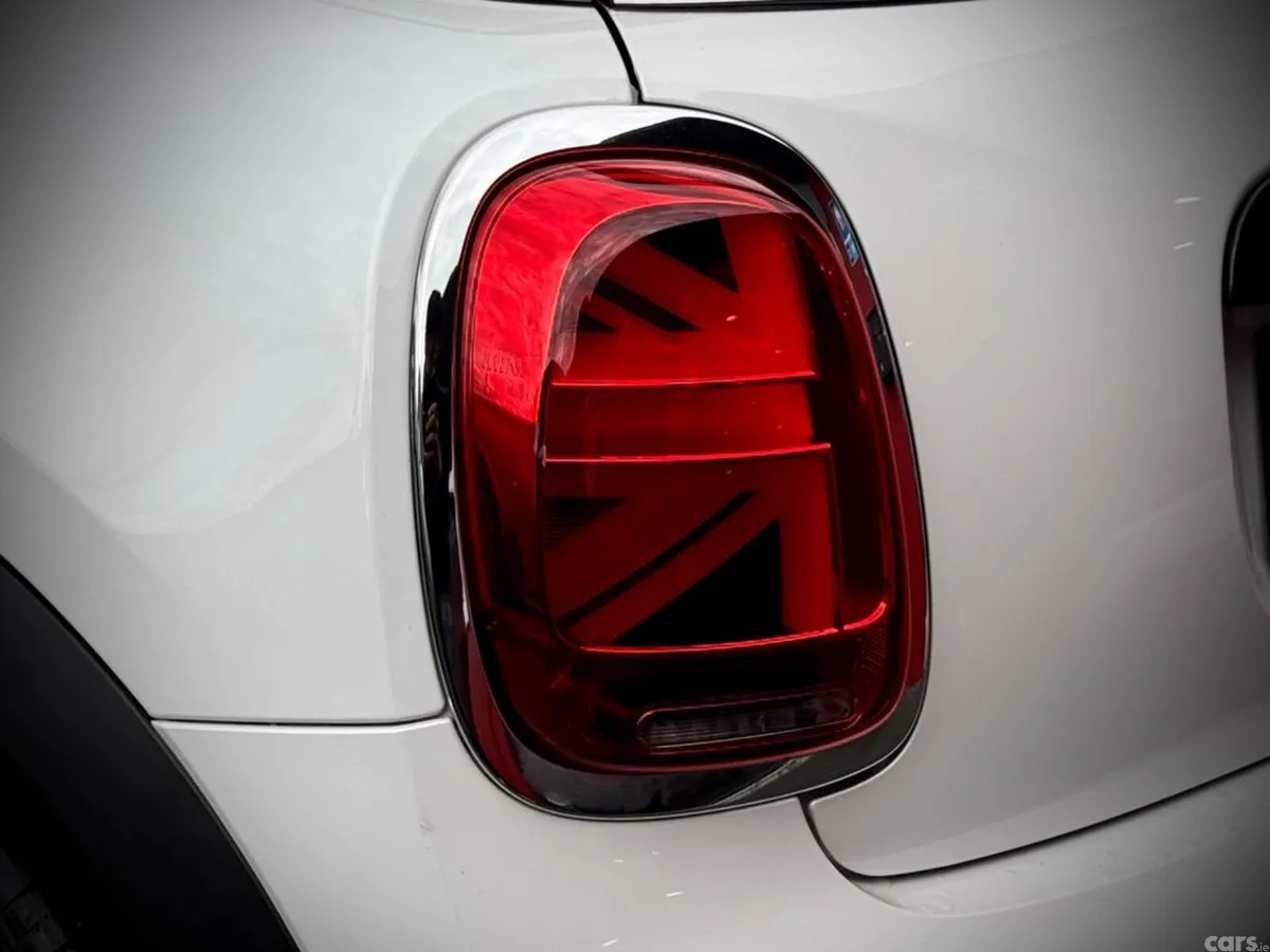 Mini Cooper Hatchback, Petrol, 2024, White