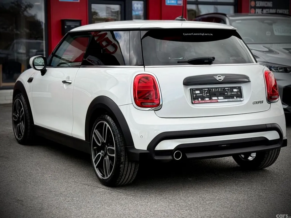 Mini Cooper Hatchback, Petrol, 2024, White