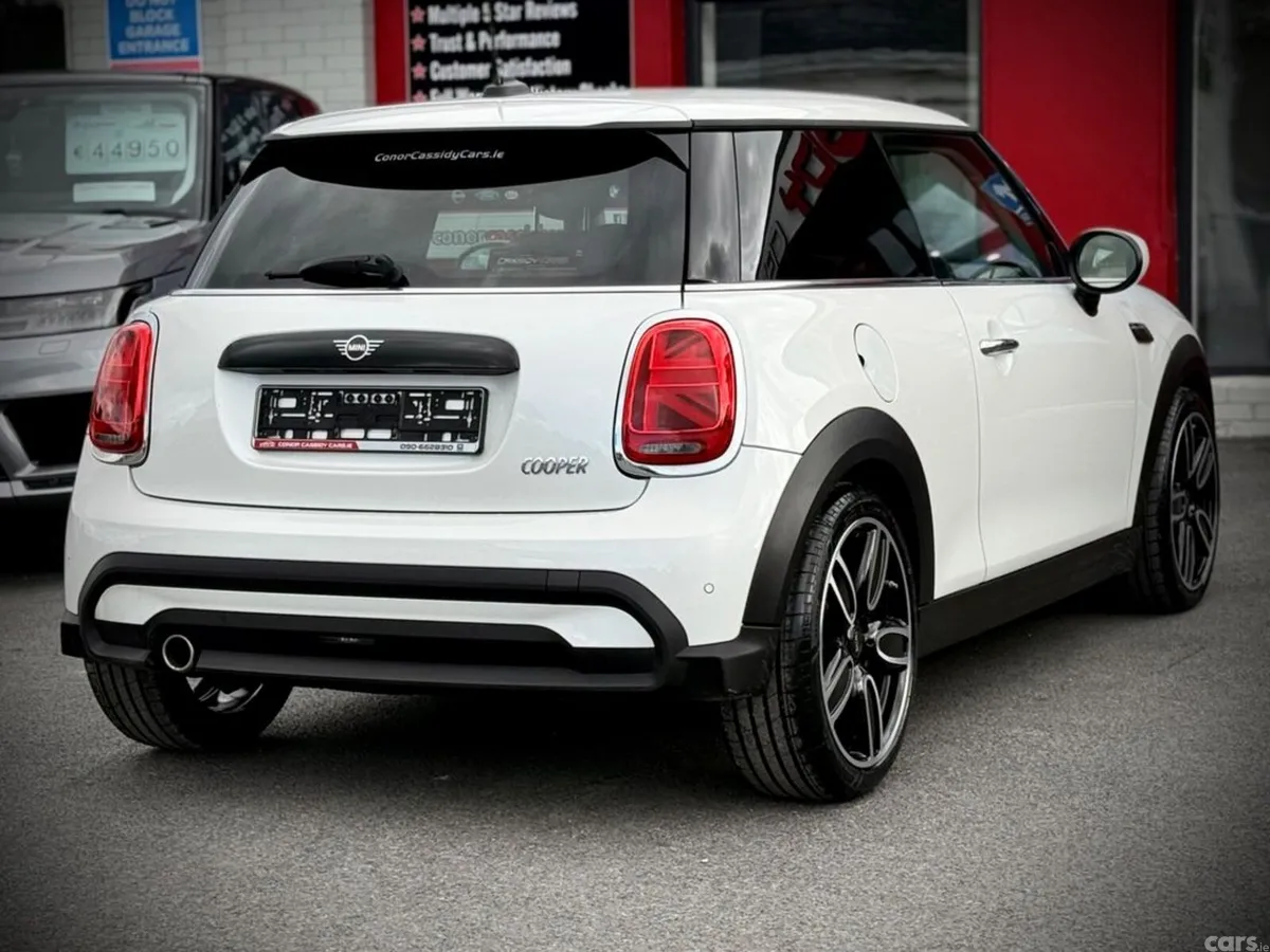 Mini Cooper Hatchback, Petrol, 2024, White