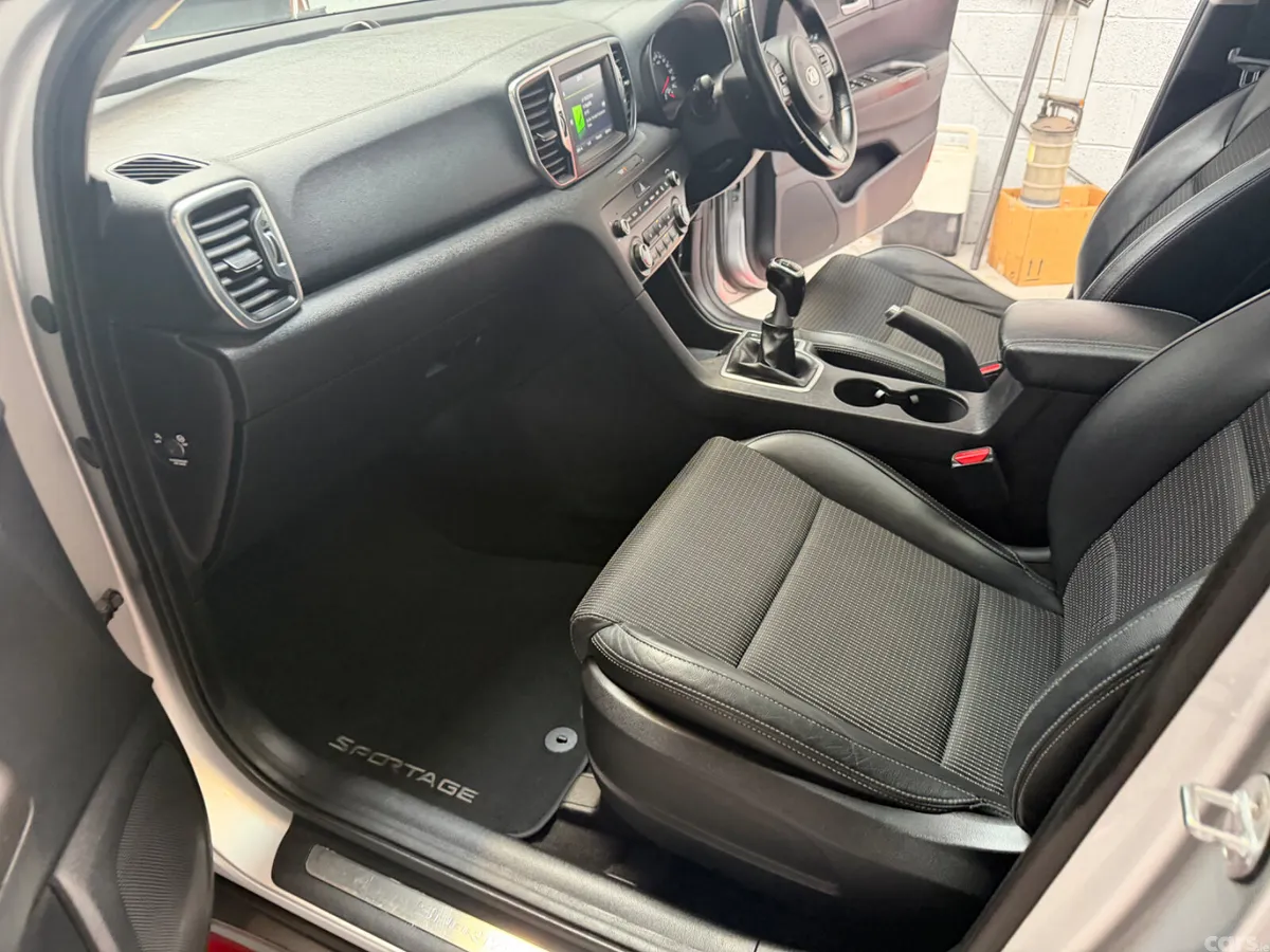 Kia Sportage SUV, Diesel, 2016, Silver