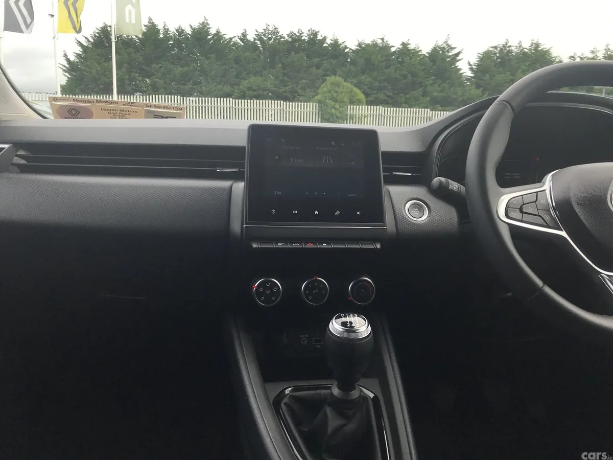 Renault Clio Hatchback, Petrol, 2022, White