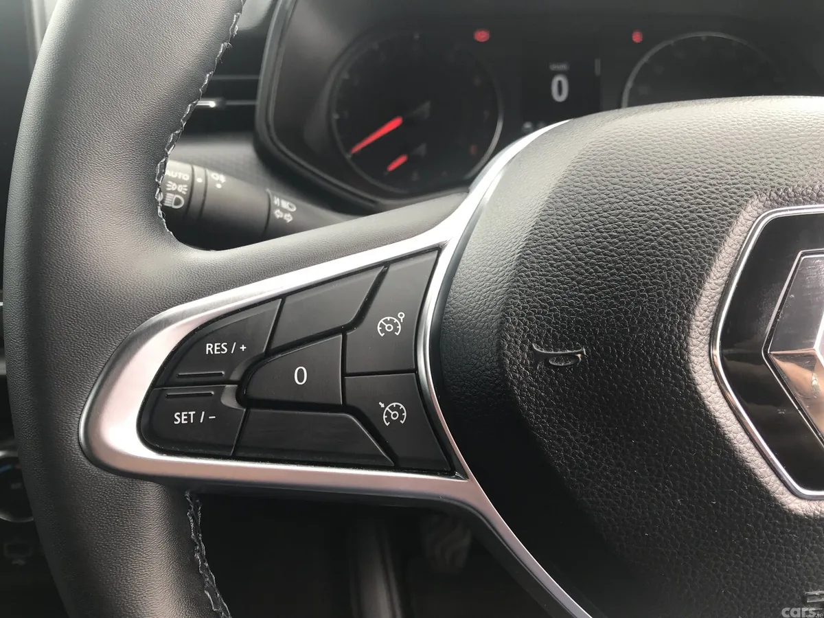 Renault Clio Hatchback, Petrol, 2022, White
