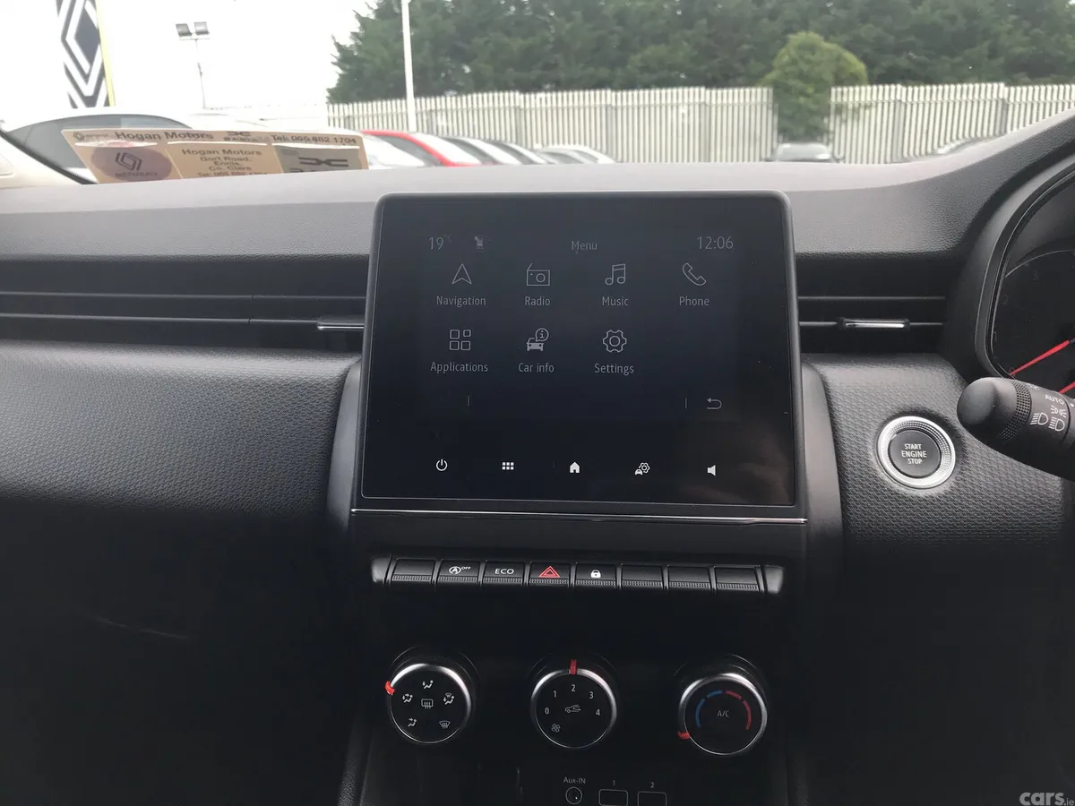 Renault Clio Hatchback, Petrol, 2022, White