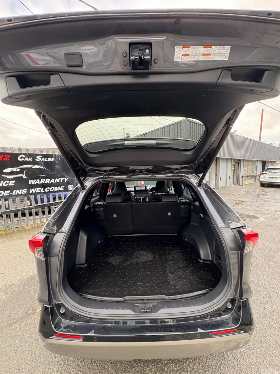 Toyota RAV4 SUV, Petrol Hybrid, 2024, Grey