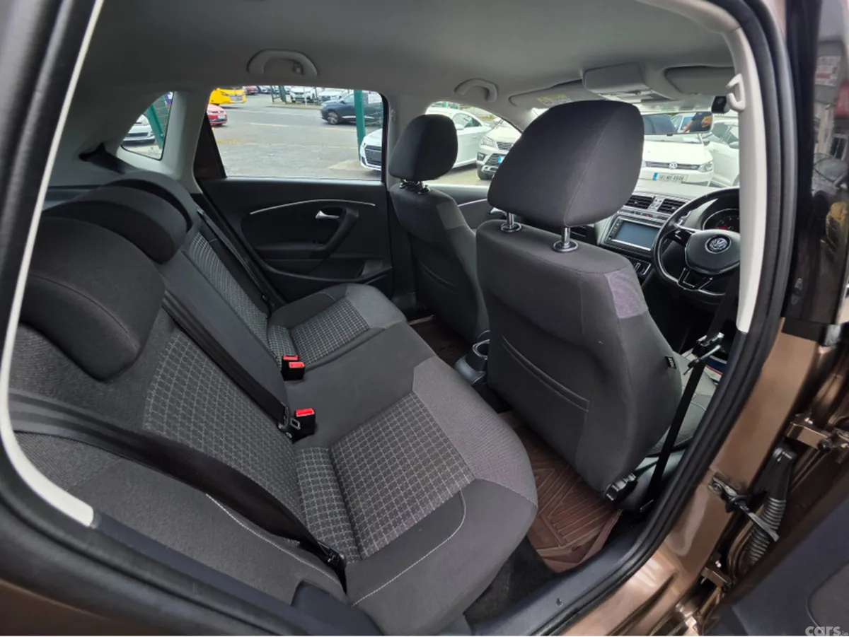 Volkswagen Polo Hatchback, Petrol, 2015, Bronze