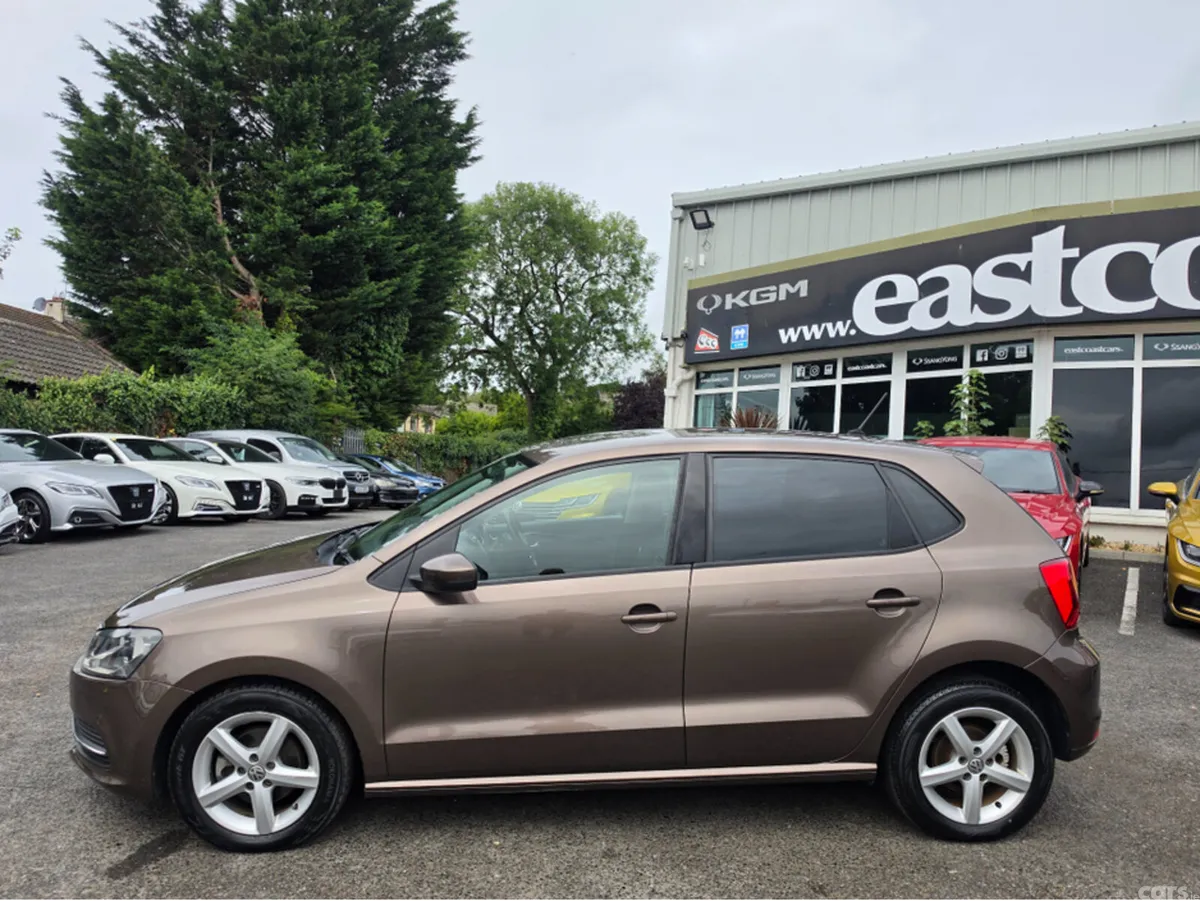 Volkswagen Polo Hatchback, Petrol, 2015, Bronze
