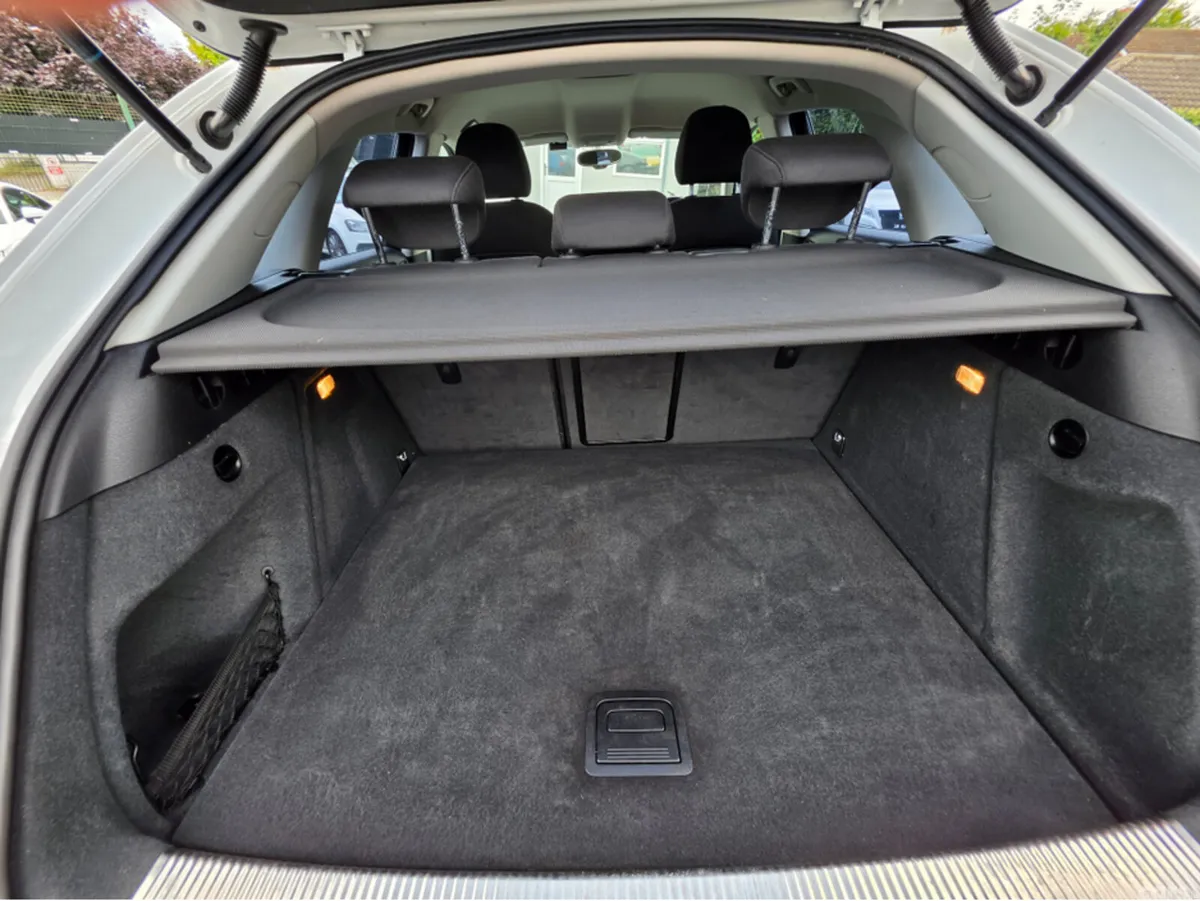 Audi Q3 SUV, Petrol, 2015, White