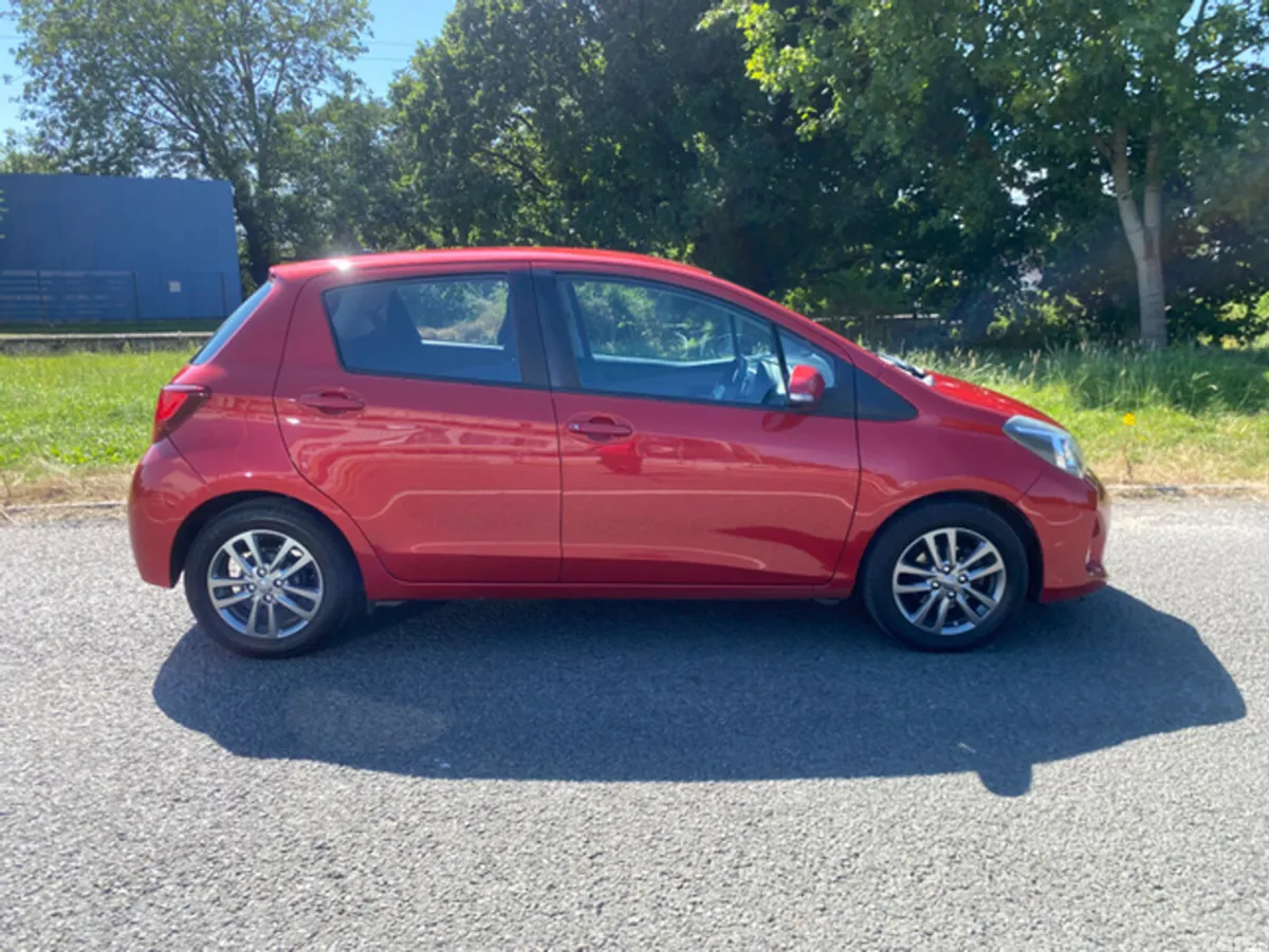 Toyota Yaris Hatchback, Diesel, 2016, Red