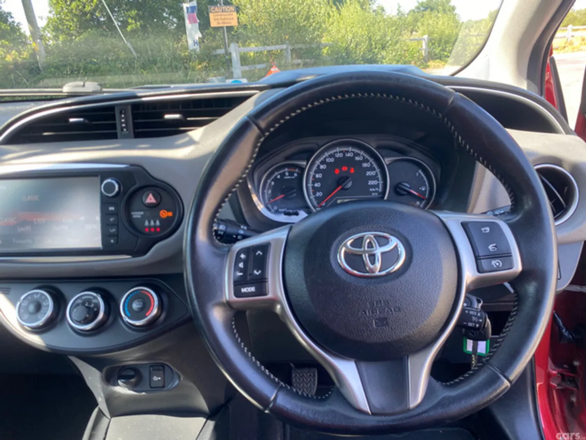 Toyota Yaris Hatchback, Diesel, 2016, Red
