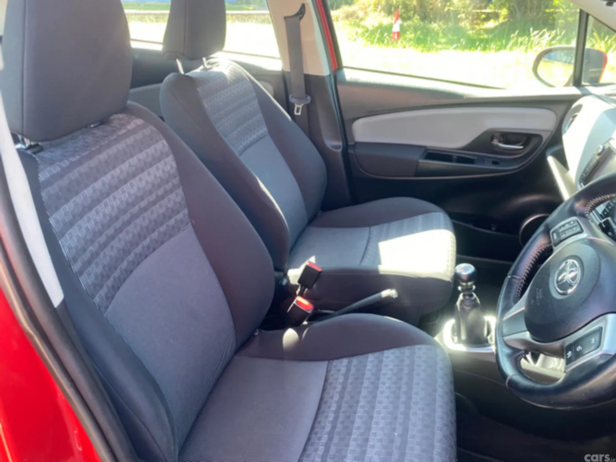 Toyota Yaris Hatchback, Diesel, 2016, Red