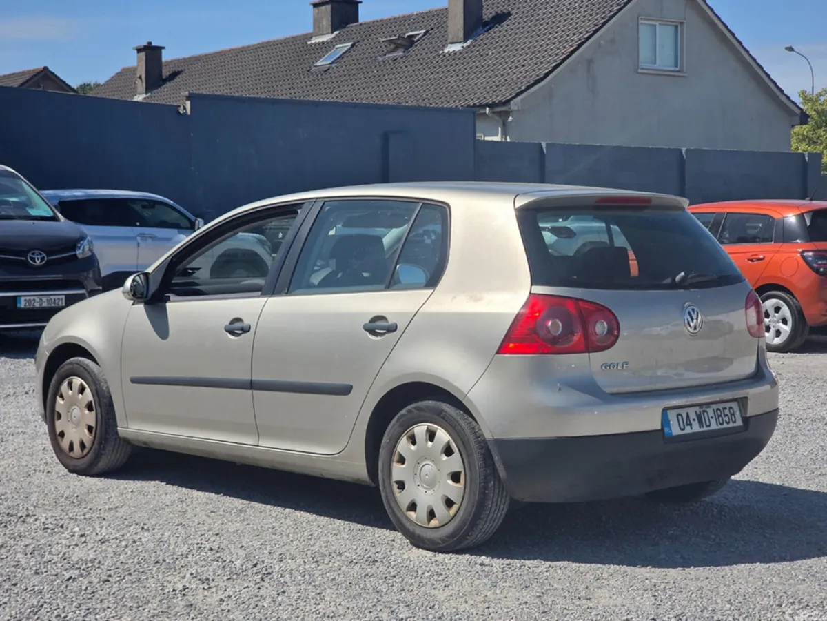 Volkswagen Golf Hatchback, Petrol, 2004, Beige