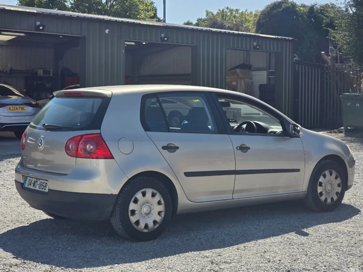 Volkswagen Golf Hatchback, Petrol, 2004, Beige