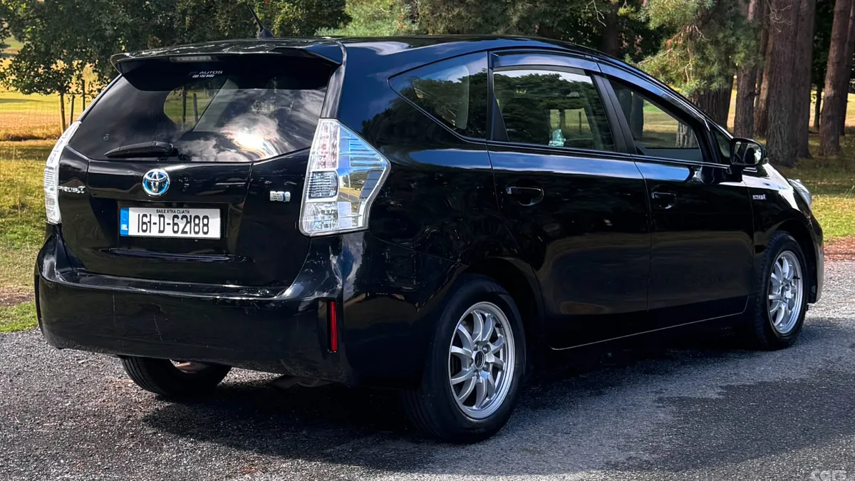 Toyota Prius MPV, Petrol Hybrid, 2016, Black