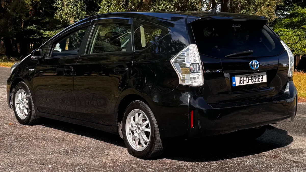 Toyota Prius MPV, Petrol Hybrid, 2016, Black