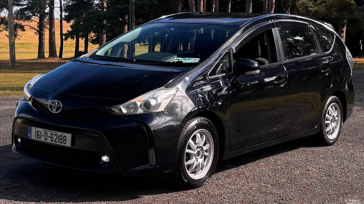 Toyota Prius MPV, Petrol Hybrid, 2016, Black