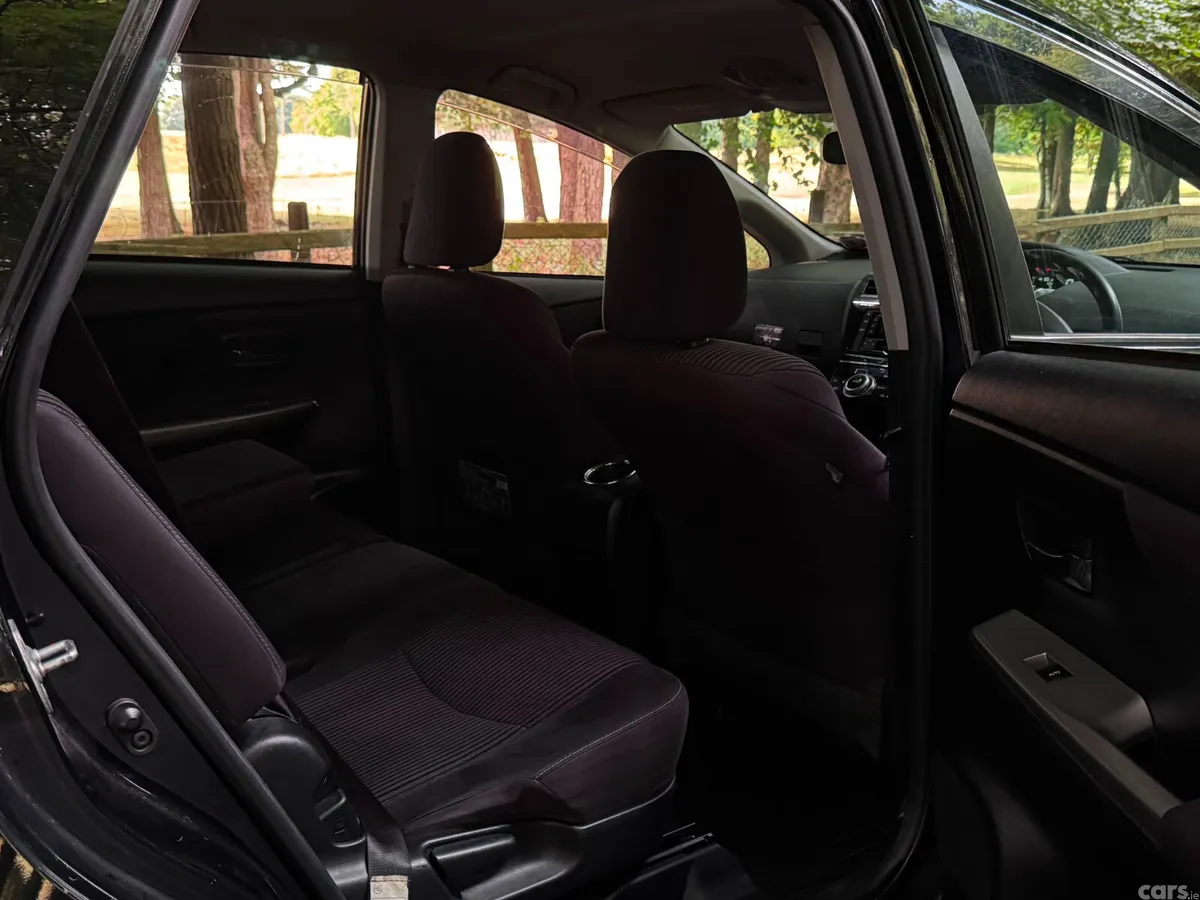 Toyota Prius MPV, Petrol Hybrid, 2016, Black