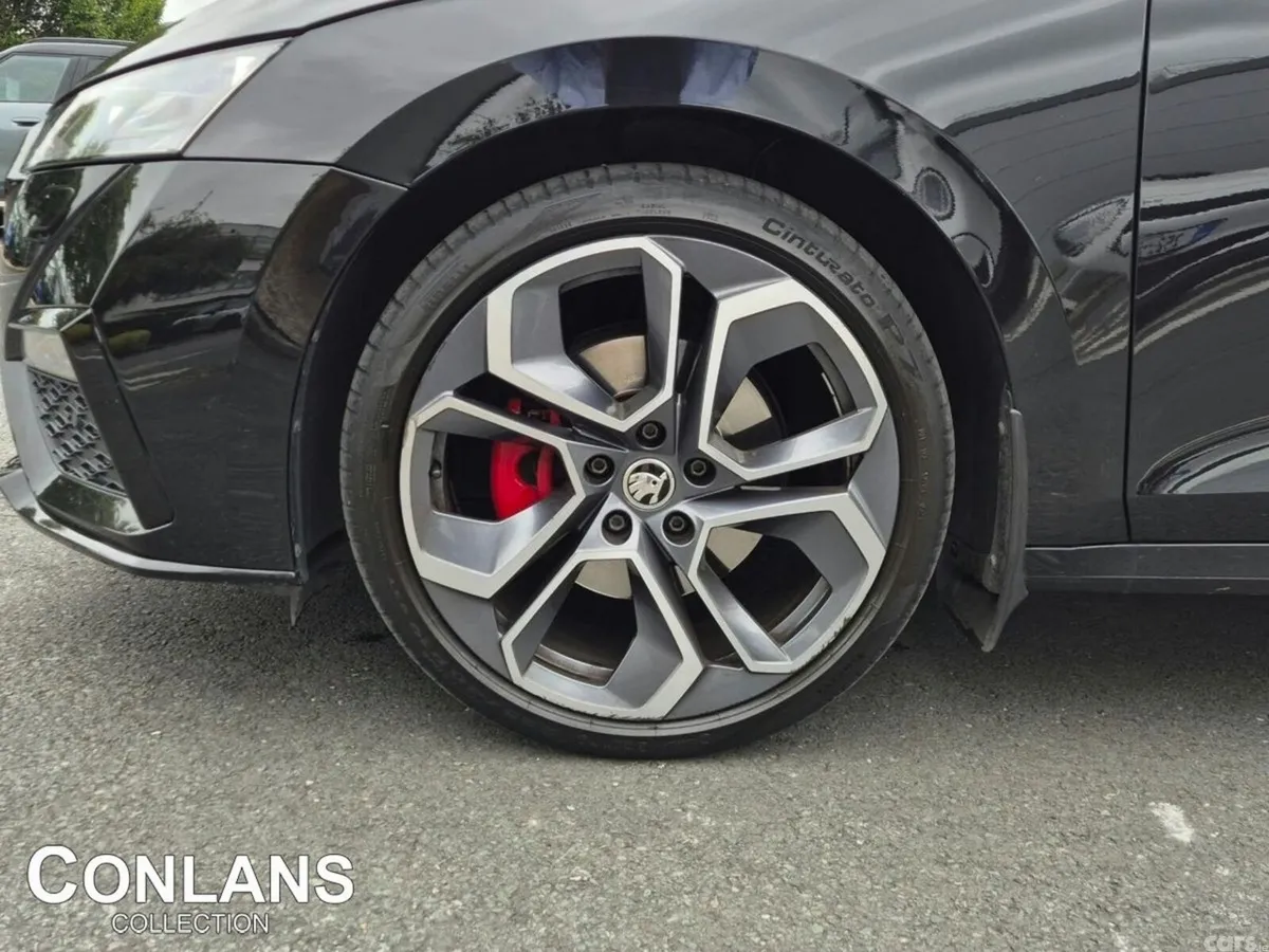 Skoda Octavia Saloon, Diesel, 2024, Black