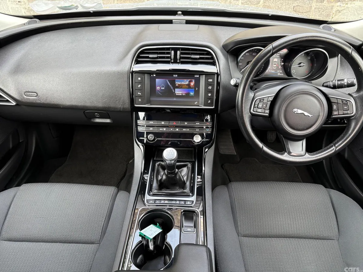 Jaguar XE Saloon, Diesel, 2015, Silver