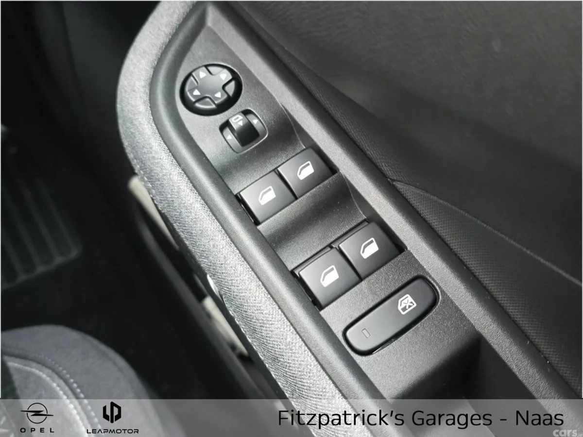 Opel Frontera SUV, Petrol Hybrid, 2026, Blue