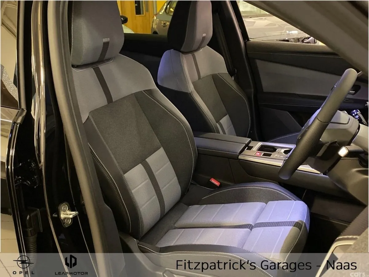 Opel Grandland SUV, Petrol Hybrid, 2026, Black