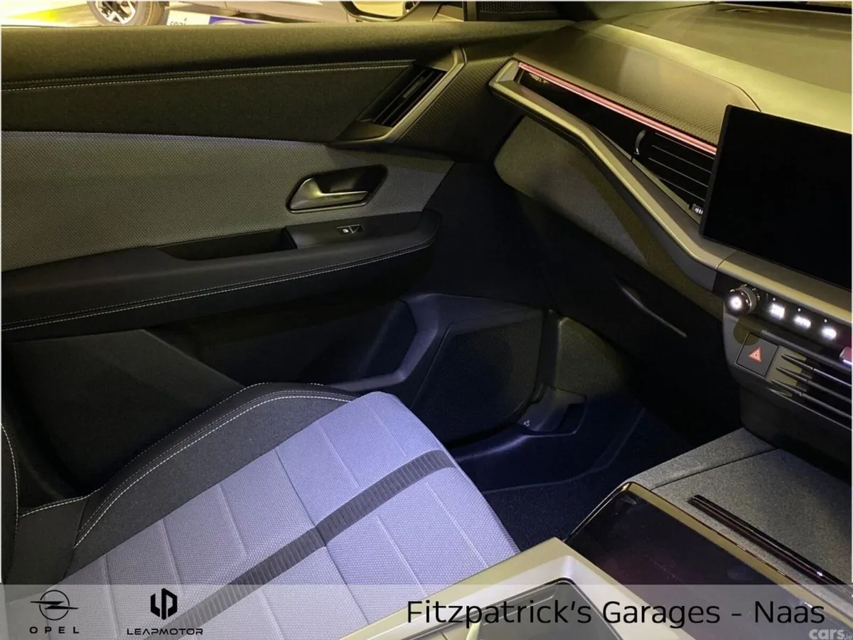 Opel Grandland SUV, Petrol Hybrid, 2026, Black