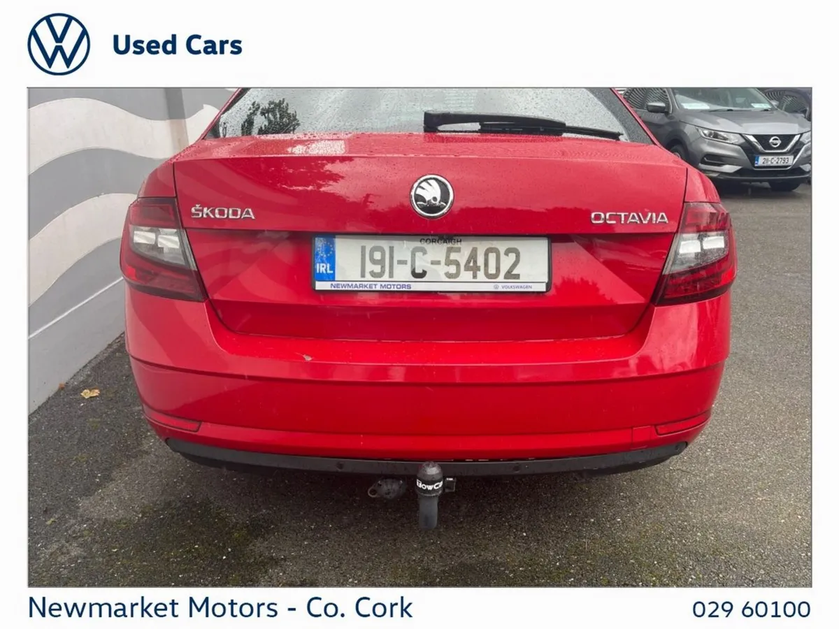 Skoda Octavia Saloon, Diesel, 2019, Red