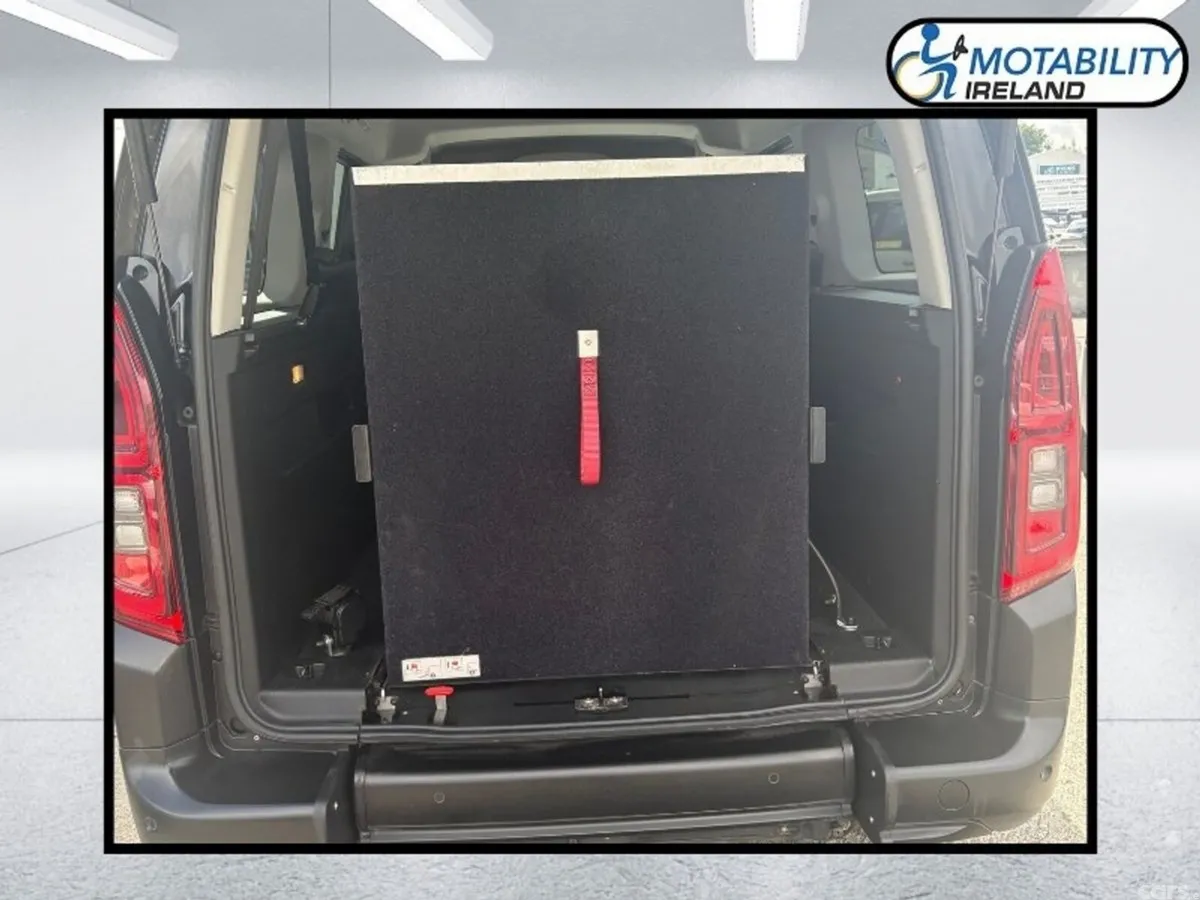 Citroen Berlingo Multispace MPV, Diesel, 2024, Black