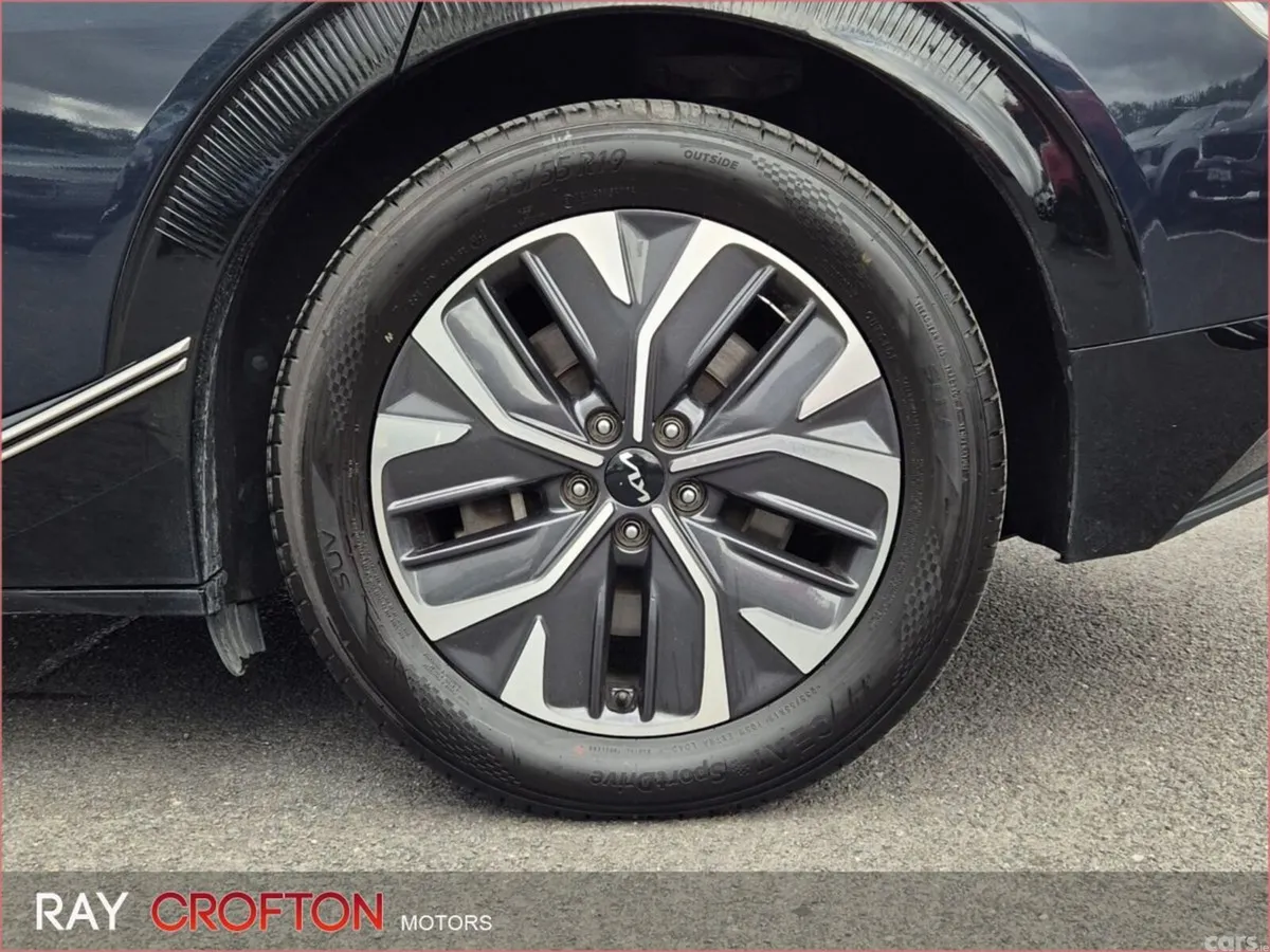 Kia EV6 MPV, Electric, 2023, Blue