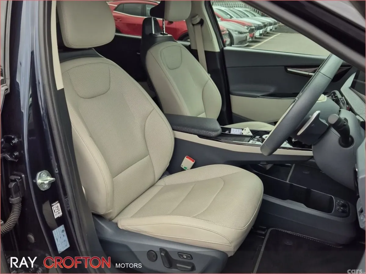 Kia EV6 MPV, Electric, 2023, Blue