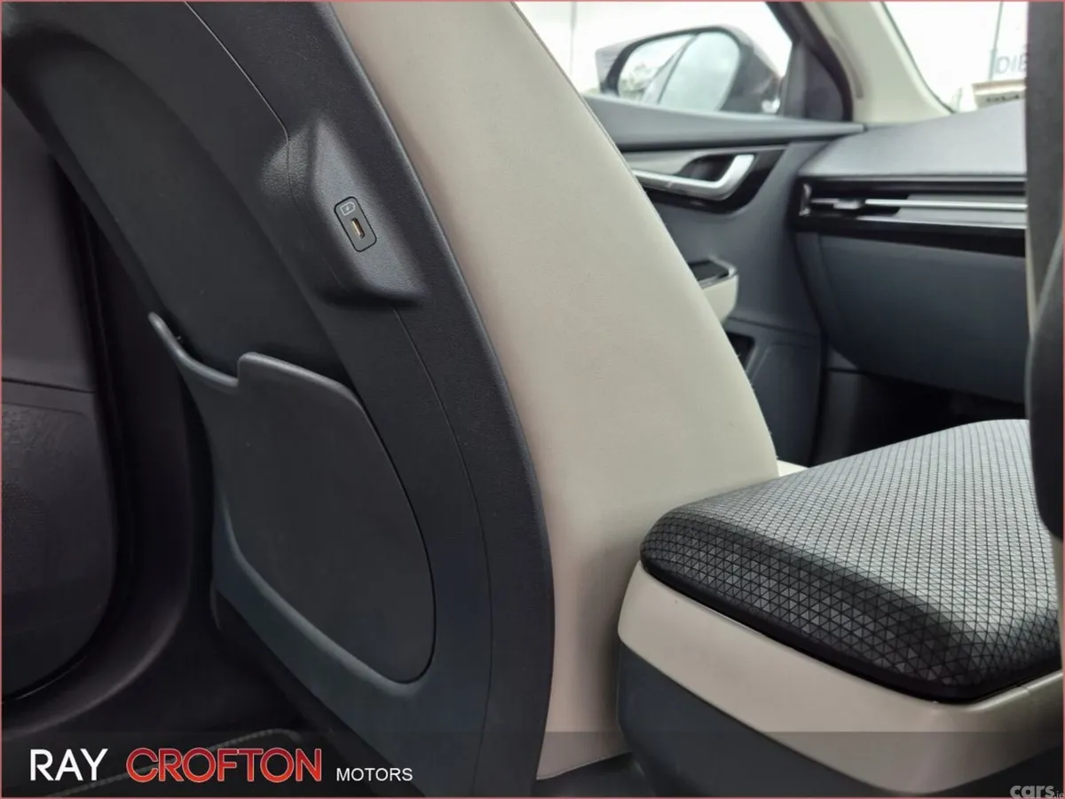 Kia EV6 MPV, Electric, 2023, Blue