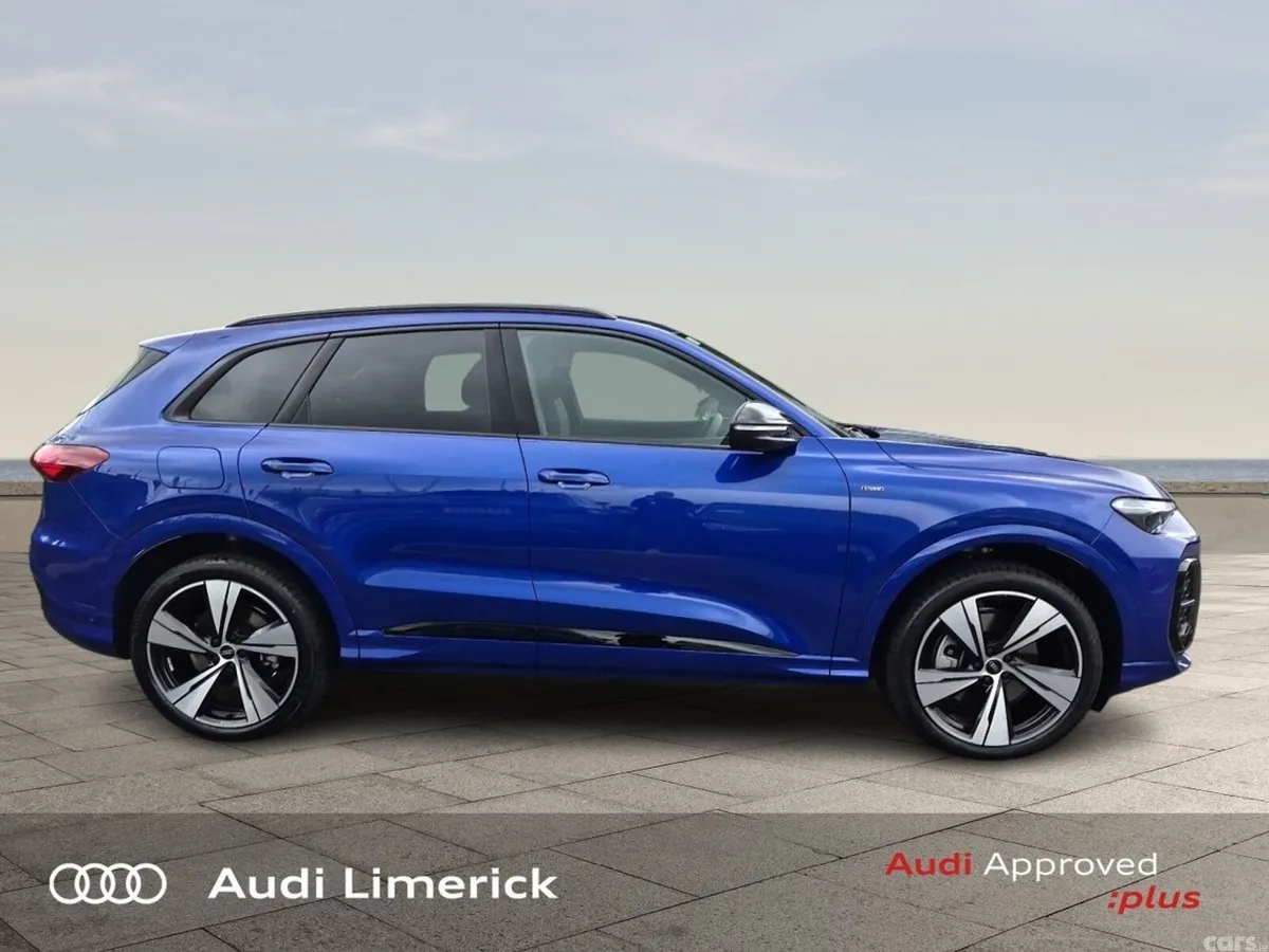 Audi Q5 SUV, Petrol Plug-in Hybrid, 2026, Blue