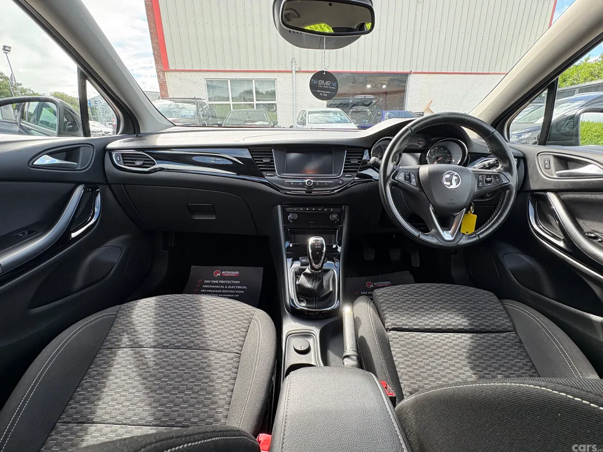 Vauxhall Astra Hatchback, Diesel, 2019, Black