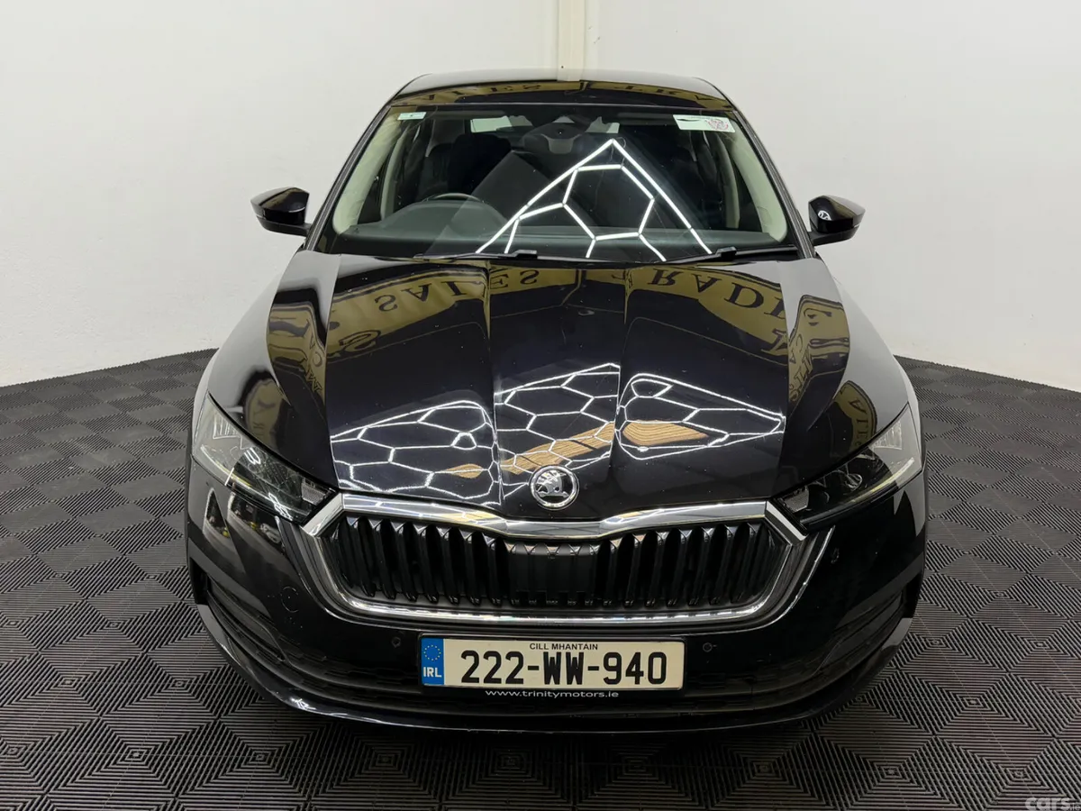 Skoda Octavia Saloon, Petrol, 2022, Black