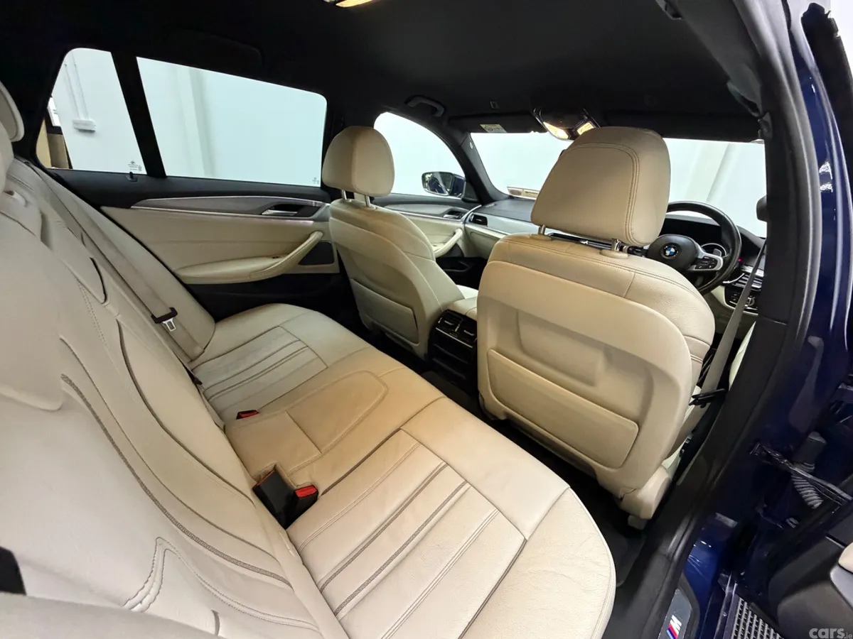 BMW 5-Series Estate, Diesel, 2018, Blue