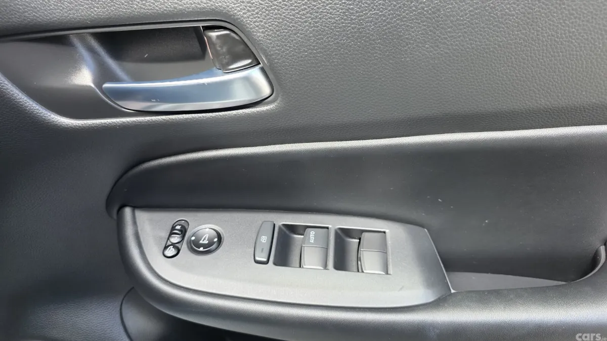 Honda Fit Hatchback, Petrol Hybrid, 2021, White