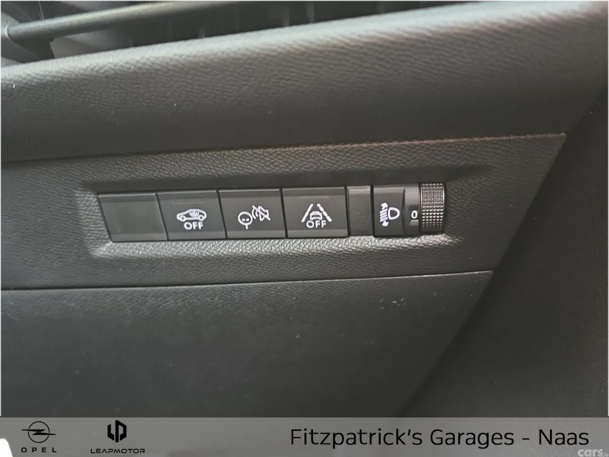 Opel Frontera SUV, Petrol Hybrid, 2026, Green
